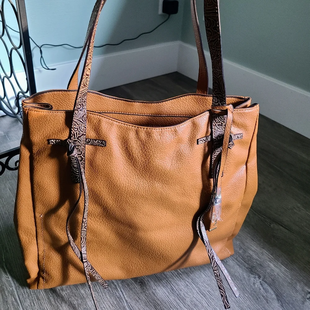NWT Darcy Marks London Vegan Leather Cognac Shoulder Purse - Picture 2 of 16